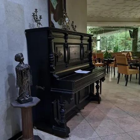 Rovno מלון 3*
